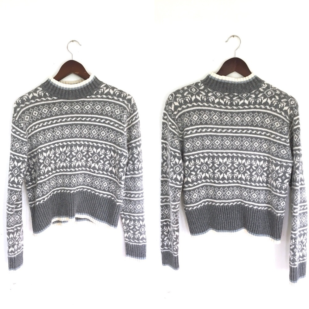 Mockneck snowflake cropped sweater - Picture 2 of 8